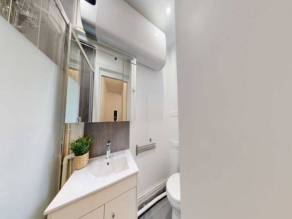 Colocation / Appartement 3 pièces de 50 m², Paris, Rue des Cloys / Photo 9