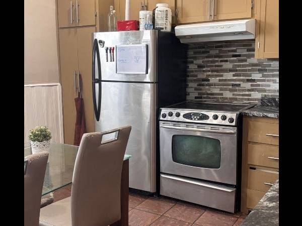 Colocation / Appartement 5 pièces de 550 m², Montréal, Rue Cartier / Photo 2