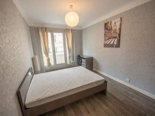 Room share / 4 rooms apartment · 71 m², Saint-Étienne, Rue Charles de Gaulle
