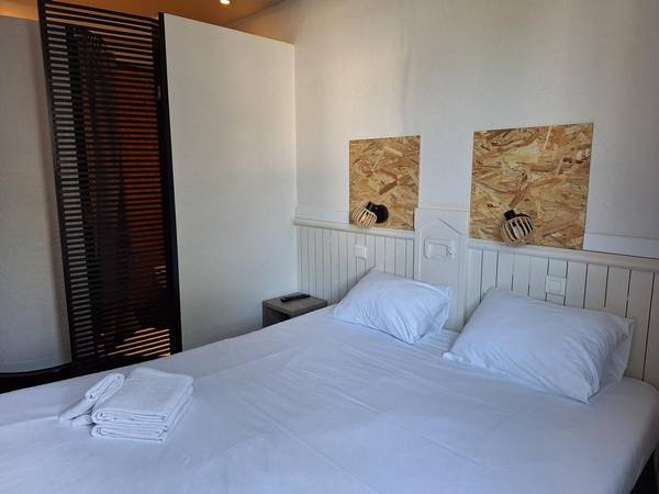 Colocation / Hôtel particulier 10 pièces de 2000 m², Mérignac, Avenue John Fitzgerald Kennedy / Photo 2