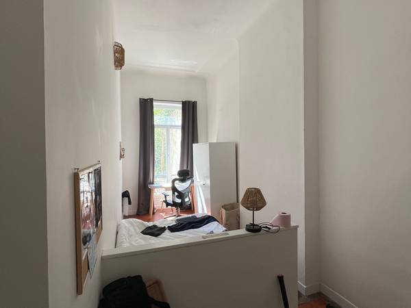 Sublet / 10-bedroom flat · 200 m², Marseille, Rue Pierre Dupre / Photo 2