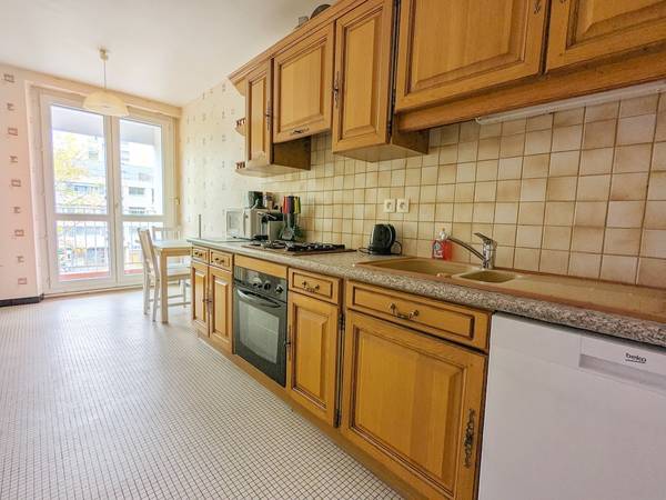 Colocation / Appartement 4 pièces de 79 m², Dijon, Avenue de Champs Perdrix / Photo 2