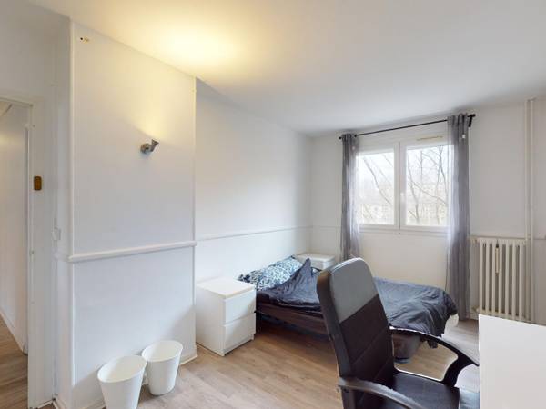 Colocation / Appartement 6 pièces de 89 m², Rouen, Rue Brisout de Barneville / Photo 2