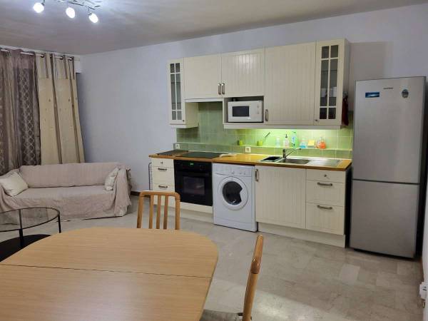 Colocation / Appartement 3 pièces de 63 m², Marseille, Impasse Croix de Regnier / Photo 2