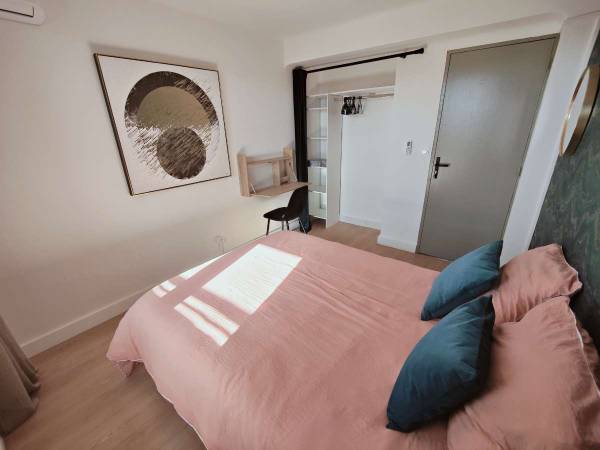 Colocation / Appartement 4 pièces de 67 m², Avignon, Rue Francois de Royers de la Valfenière / Photo 2