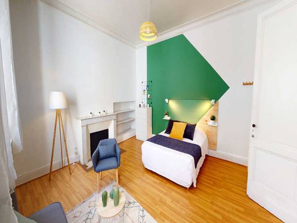 Colocation / Appartement 8 pièces de 230 m², Bordeaux, Rue Charles Monselet / Photo 2