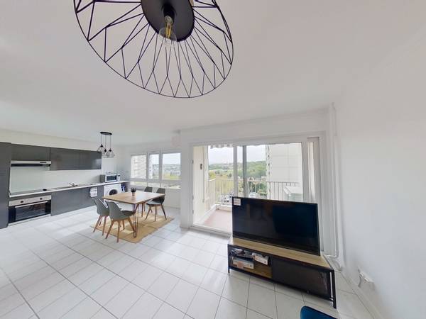 Colocation / Appartement 6 pièces de 107 m², Oullins-Pierre-Bénite, Boulevard de l'Europe / Photo 2