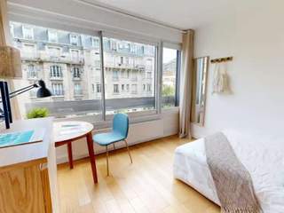 Colocation / Appartement 6 pièces de 88 m², Paris, Rue de Vouillé