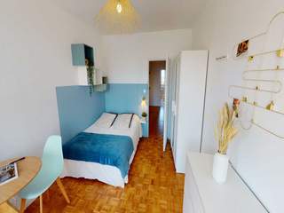 Colocation / Appartement 4 pièces de 90 m², Courbevoie, Avenue Marceau