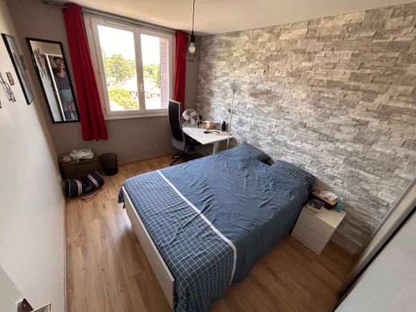Colocation / Appartement 4 pièces de 68 m², Saint-Martin-d'Hères, Square le Perier / Photo 2