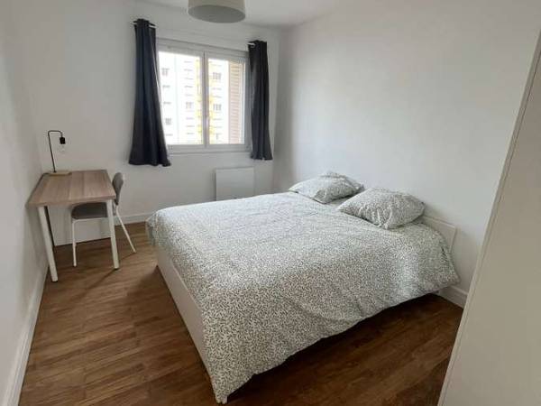 Location / Appartement 4 pièces de 65 m², Grenoble / Photo 2
