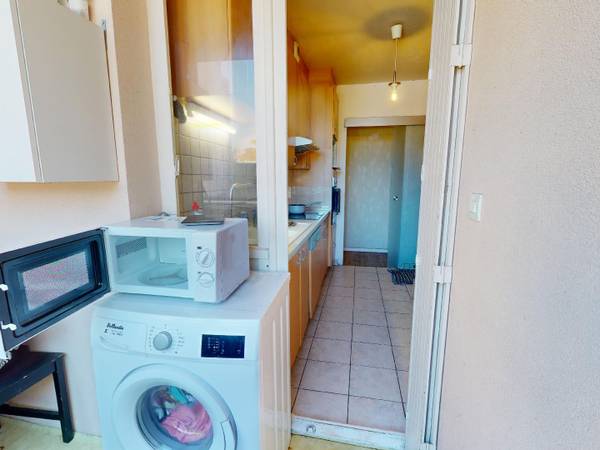 Colocation / Appartement 4 pièces de 67 m², Bron, Ter Rue Christian Lacouture / Photo 2