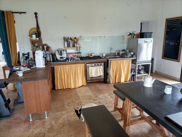 Colocation / Maison 5 pièces de 240 m², L'Isle-Jourdain / Photo 2