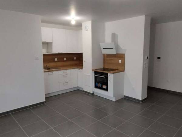 Colocation / Appartement 3 pièces de 60 m², Issy-les-Moulineaux, Avenue Victor Cresson / Photo 2