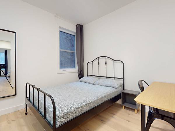 Colocation / Appartement 4 pièces de 140 m², Montréal / Photo 12