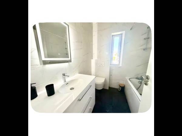 Colocation / Maison 4 pièces de 56 m², La Rochelle, Rue des Roses / Photo 2