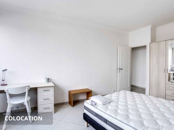 Colocation / Appartement 4 pièces de 109 m², Courbevoie, Ter Rue de Bezons / Photo 8