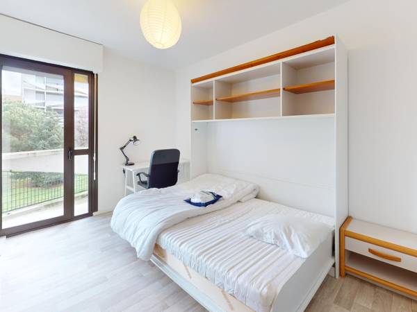 Colocation / Appartement 5 pièces de 90 m², Pessac, Allée Elsa Triolet / Photo 2