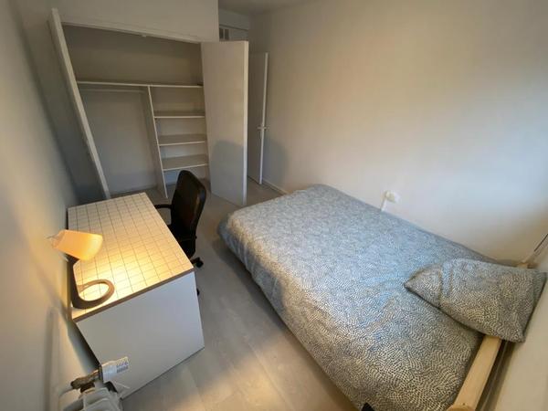 Colocation / Appartement 4 pièces de 70 m², Toulouse, Rue Paul Decamps / Photo 8