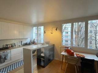 Subaffitto / 3 rooms apartment · 50 m², Paris, Rue Esquirol