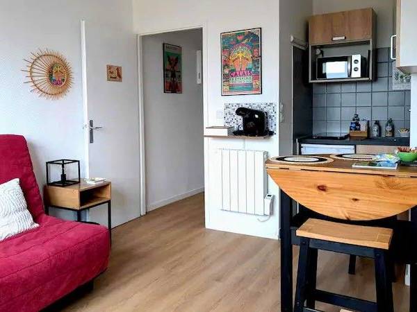 Location / Studio, Calais / Photo 2