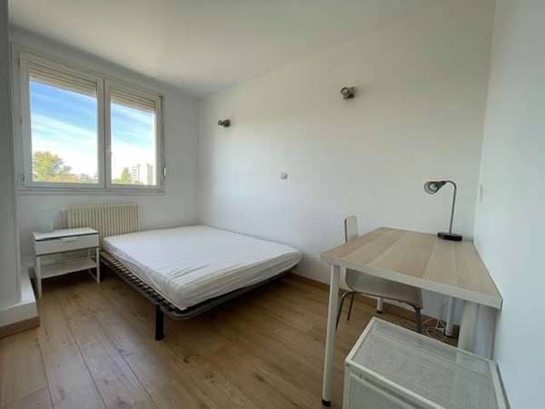 Colocation / Appartement 5 pièces de 81 m², Pessac, Rue du Serpent / Photo 3