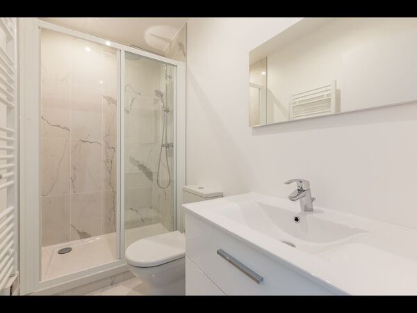 Colocation / Maison 10 pièces de 250 m², Le Kremlin-Bicêtre, Avenue Charles Gide / Photo 2