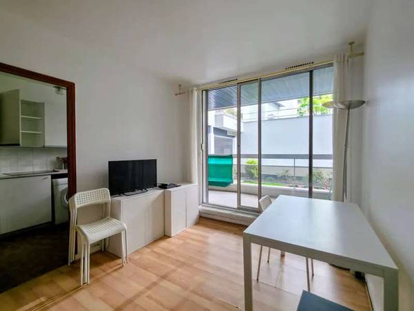 Location / Studio de 31 m², Paris, Avenue du Docteur Arnold Netter / Photo 2