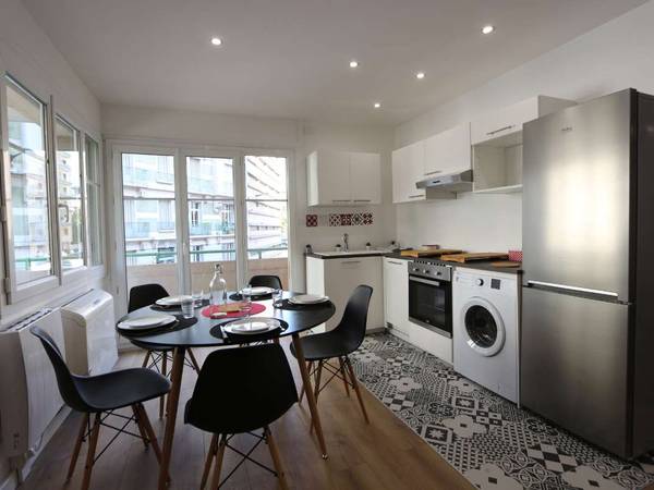Location / Appartement 6 pièces de 125 m², Grenoble, Avenue Albert 1er de Belgique / Photo 2