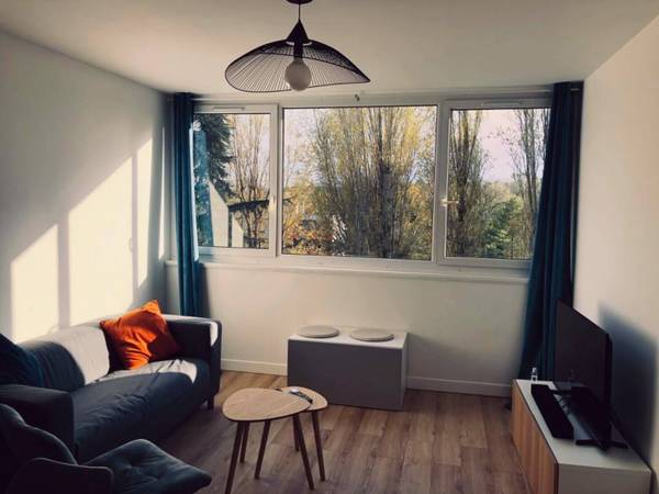 Colocation / Appartement 5 pièces de 76 m², Massy, Résidence du Parc / Photo 2