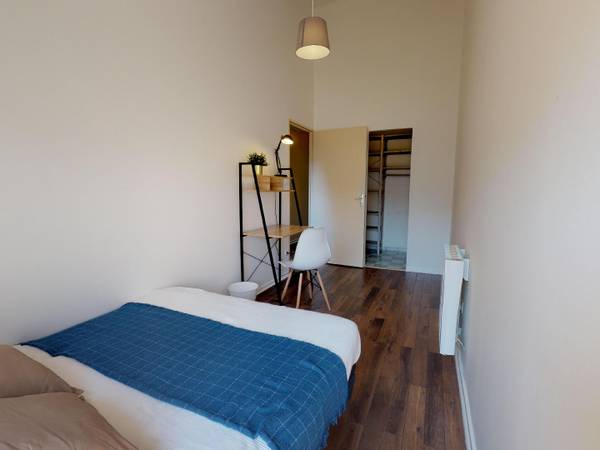 Colocation / Appartement 7 pièces de 109 m², Villeurbanne, Rue des Teinturiers / Photo 2