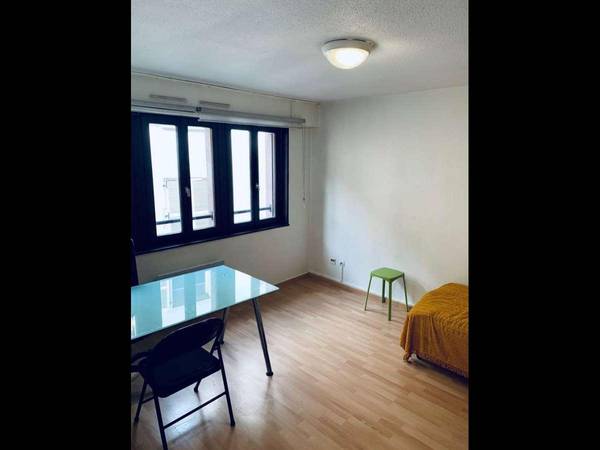 Location / Appartement 1 pièce de 20 m², Strasbourg, Rue des Charpentiers / Photo 2
