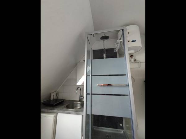 Sous-location / Studio de 9 m², Paris, Rue Saint-Placide / Photo 7