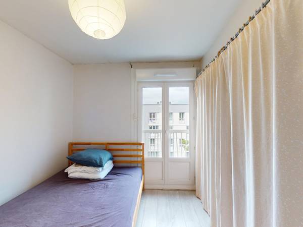 Colocation / Appartement 4 pièces de 69 m², Rennes, Résidence Saint-Jean-Baptiste de la Salle / Photo 2