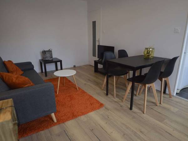 Colocation / Appartement 4 pièces de 70 m², Villeurbanne, Rue Viret / Photo 2