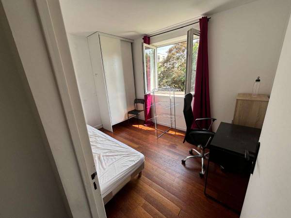 Colocation / Immeuble 4 pièces de 75 m², Créteil, Avenue Georges Duhamel / Photo 2