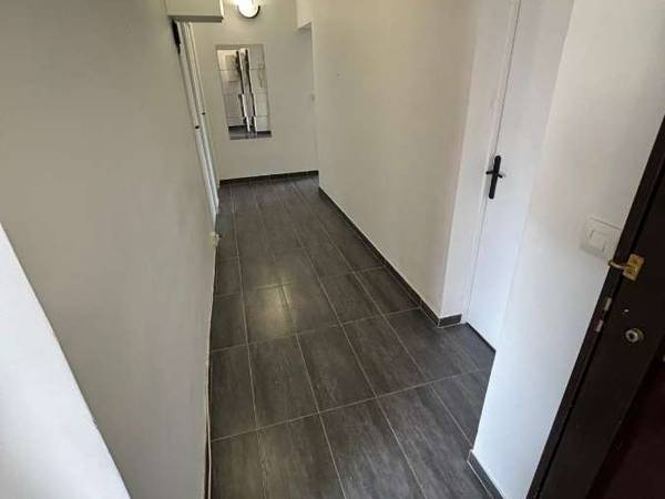 Colocation / Immeuble 4 pièces de 75 m², Créteil, Avenue Georges Duhamel / Photo 4