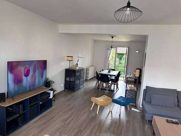 Colocation / Maison 8 pièces de 170 m², Bobigny, Rue Gaston Crépin / Photo 2