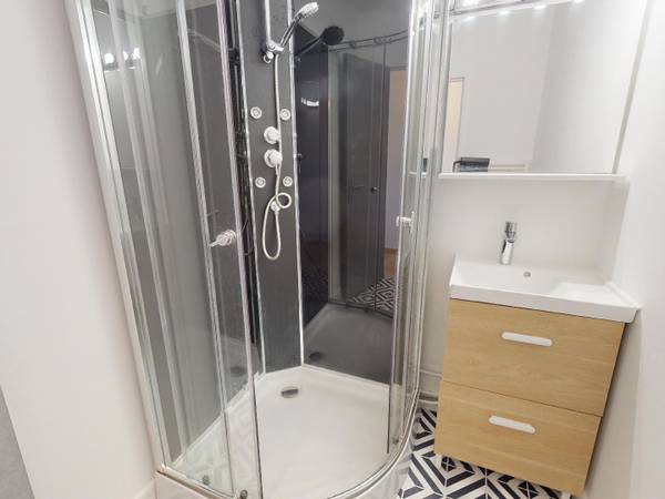 Colocation / Appartement 5 pièces de 97 m², Vénissieux, Avenue Marcel Cachin / Photo 14