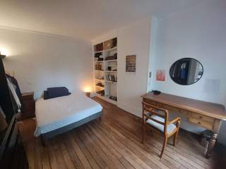 Location / Appartement 2 pièces de 45 m², Paris, Rue des Pyrénées