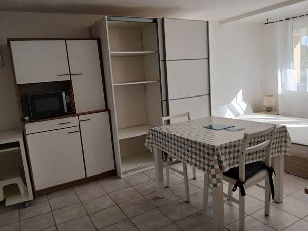 Location / Studio, Auxerre / Photo 2