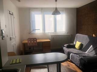 Privatzimmer / 1 room house, Bures-sur-Yvette