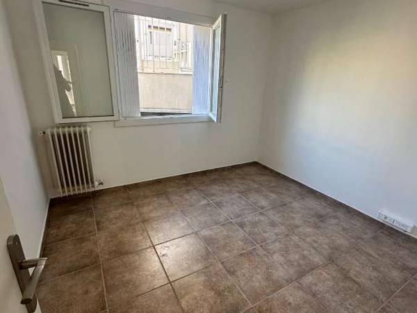 Colocation / Appartement 4 pièces de 79 m², Marseille, Rue Borde / Photo 2