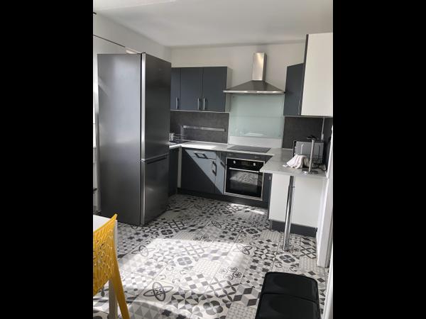 Colocation / Appartement 5 pièces de 110 m², Metz, rue du béarn / Photo 2