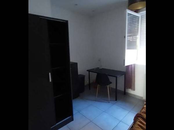 Colocation / Appartement 4 pièces de 77 m², Nîmes, Rue Bigot / Photo 7