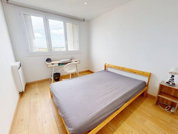 Colocation / Appartement 4 pièces de 71 m², Villeurbanne, Allée des Cèdres / Photo 2