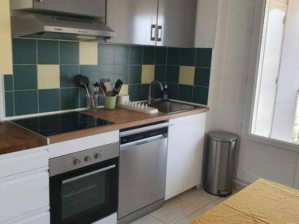 Flatsharing / 5-bedroom flat · 83 m², Vaulx-en-Velin, Rue Anatole France / Photo 2