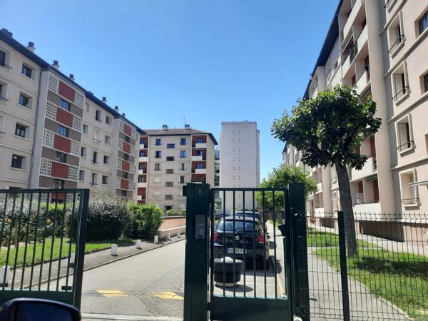 Colocation / Appartement 4 pièces de 60 m², Villeurbanne, Rue Antoine Bernoux / Photo 8