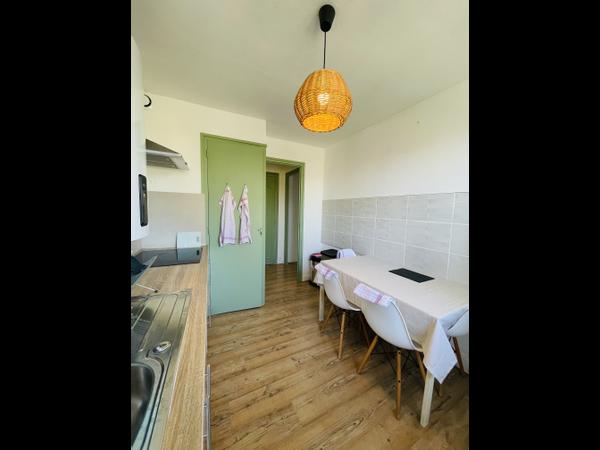 Colocation / Appartement 4 pièces de 60 m², Villeurbanne, Rue Antoine Bernoux / Photo 2