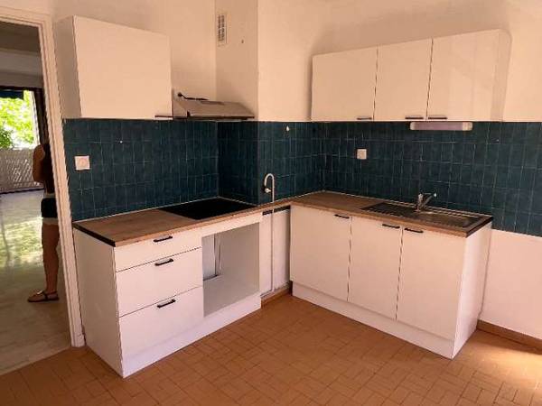 Colocation / Appartement 3 pièces de 73 m², Avignon, Rue Thiers / Photo 2
